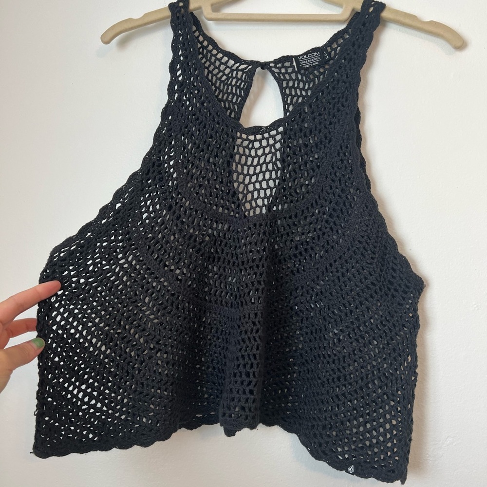 Volcom black cropped crochet tank top with cutout detail on back | size L